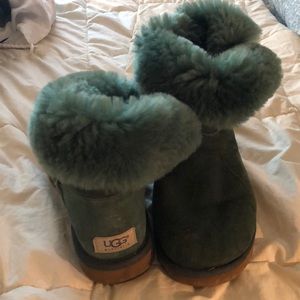 Army green UGG BOOTS. Size 8